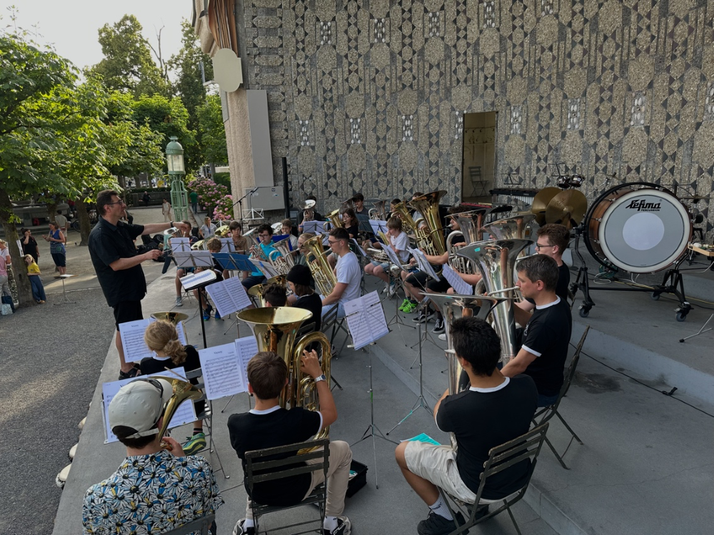 United Low Tones 2026: Grosses Tiefblech-Ensemble begeistert am Tag der Musik beim KKL Luzern